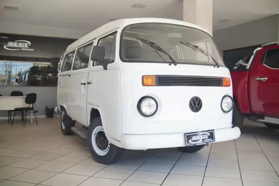 VOLKSWAGEN KOMBI 1.6 STD 8V GASOLINA 3P MANUAL
