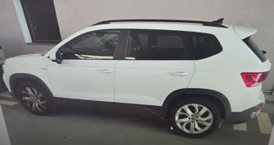 VOLKSWAGEN TAOS 1.4 250 TSI TOTAL FLEX COMFORTLINE AUTOMÁTICO