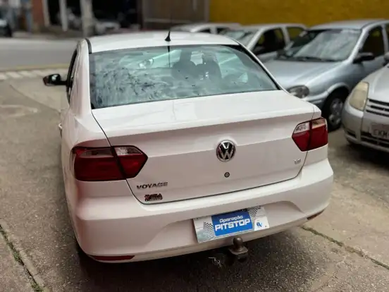 VOLKSWAGEN-VOYAGE-2013