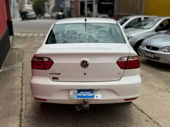 VOLKSWAGEN-VOYAGE-2013