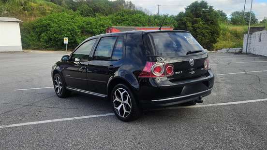 VOLKSWAGEN-GOLF-2007
