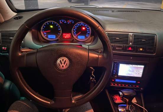 VOLKSWAGEN-GOLF-2007