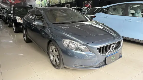 VOLVO V40 2.0 T4 KINETIC GASOLINA 4P AUTOMÁTICO