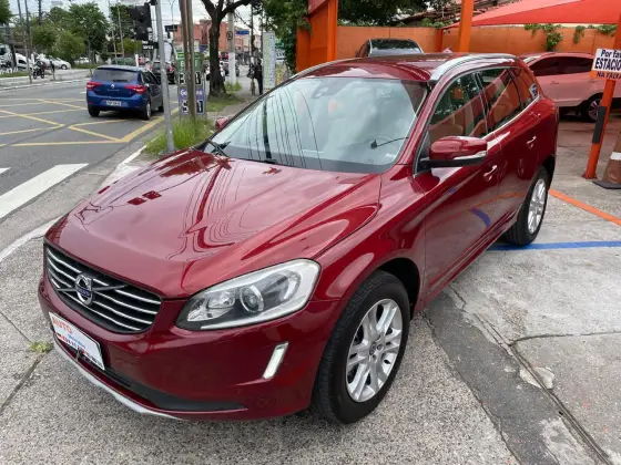 VOLVO XC60 2.0 T5 MOMENTUM GASOLINA 4P AUTOMÁTICO