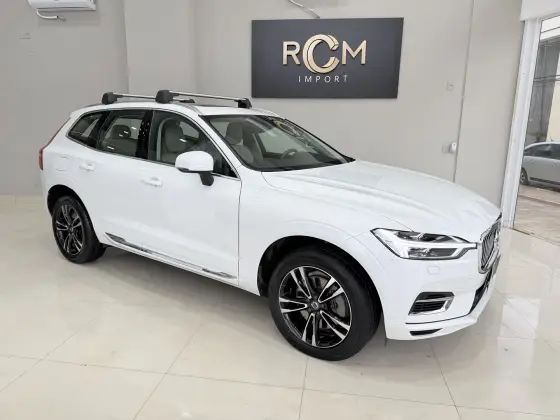 VOLVO XC60 2.0 T8 HYBRID MOMENTUM AWD GEARTRONIC