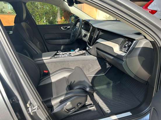 VOLVO-XC60-2019