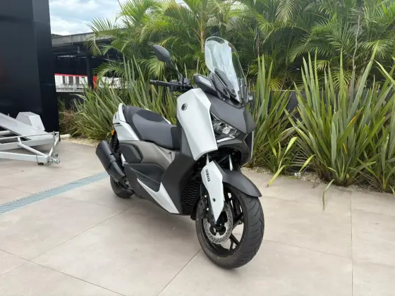 YAMAHA XMAX 250 CONNECTED ABS YAMAHA XMAX 250 CONNECTED ABS