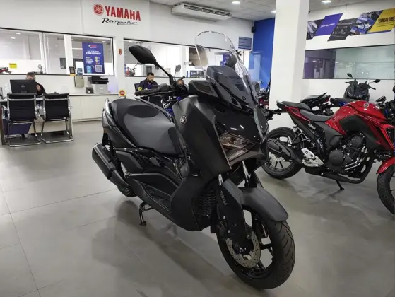 YAMAHA XMAX 250 CONNECTED ABS YAMAHA XMAX 250 CONNECTED ABS