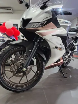 YAMAHA YZF R15 