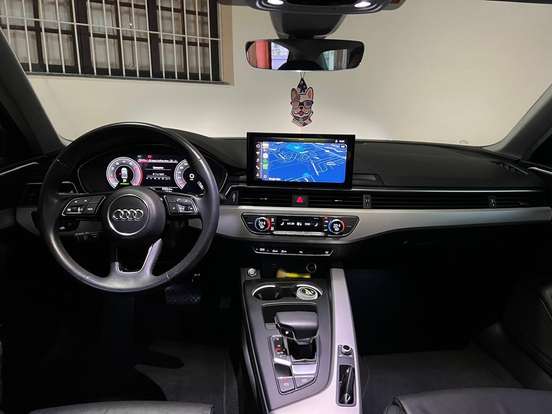 AUDI-A4-2021