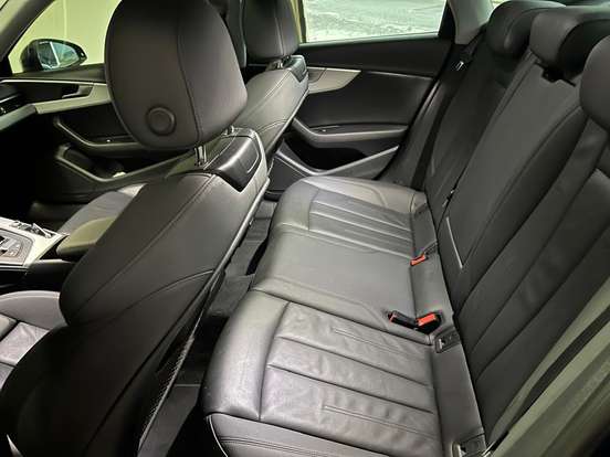 AUDI-A4-2021