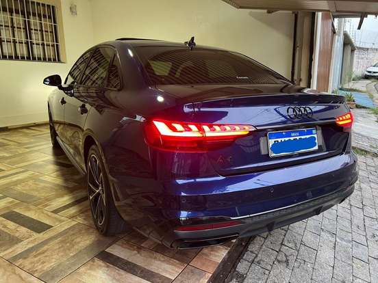 AUDI-A4-2021