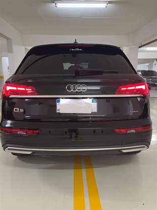 AUDI-Q5-2021