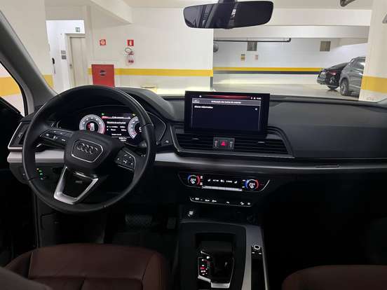 AUDI-Q5-2021