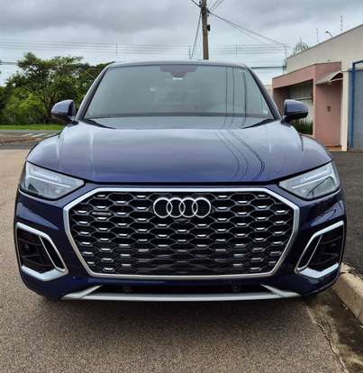 AUDI-Q5-2022