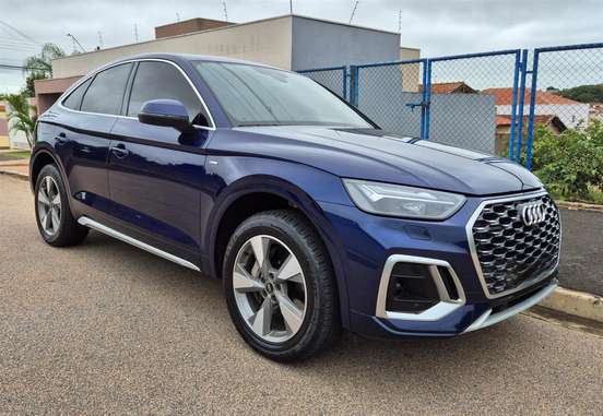 AUDI-Q5-2022