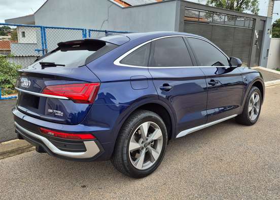 AUDI-Q5-2022
