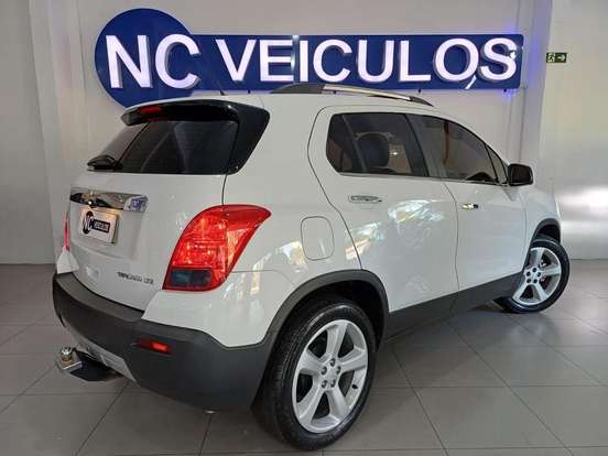 CHEVROLET-TRACKER-2015