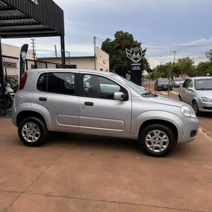 FIAT UNO 1.0 EVO VIVACE 8V FLEX 4P MANUAL