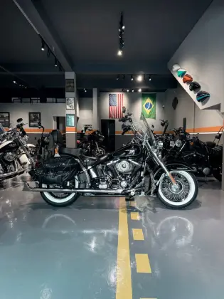 HARLEY-DAVIDSON SOFTAIL HERITAGE CLASSIC 