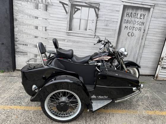 HARLEY-DAVIDSON SOFTAIL HERITAGE CUSTOM 
