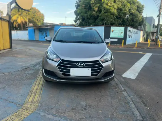 HYUNDAI HB20S 1.6 COMFORT PLUS 16V FLEX 4P AUTOMÁTICO