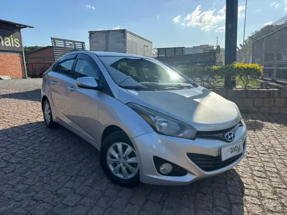HYUNDAI HB20S 1.6 COMFORT STYLE 16V FLEX 4P AUTOMÁTICO