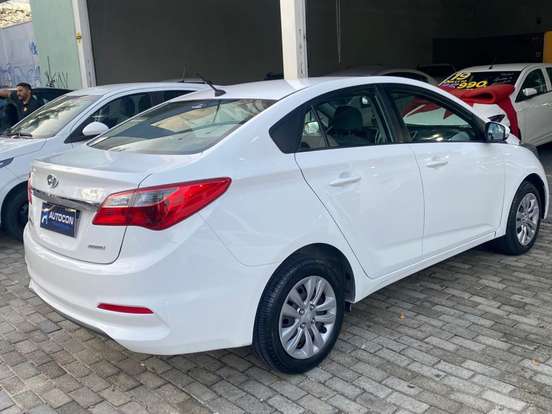 HYUNDAI-HB20S-1.6 COMFORT PLUS 16V FLEX 4P AUTOMÁTICO HYUNDAI-HB20S-2018