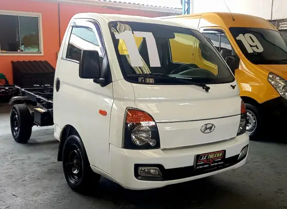 HYUNDAI HR 2.5 LONGO SEM CAÇAMBA 4X2 16V 130CV TURBO INTERCOOLER DIESEL 2P MANUAL