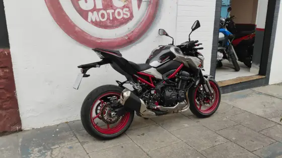 KAWASAKI Z900 