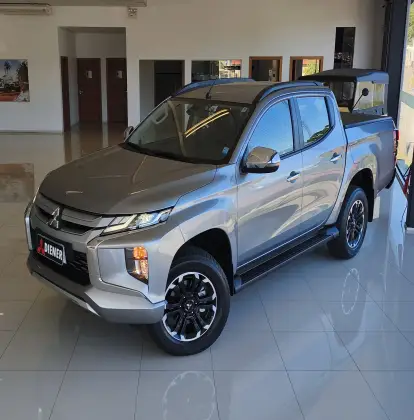 MITSUBISHI L200 TRITON 2.4 16V TURBO DIESEL SPORT HPE CD 4P 4X4 AUTOMÁTICO