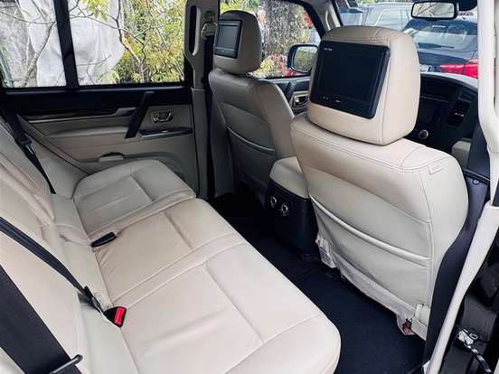 MITSUBISHI-PAJERO FULL-3.8 HPE 4X4 V6 24V GASOLINA 4P AUTOMÁTICO MITSUBISHI-PAJERO FULL-2013