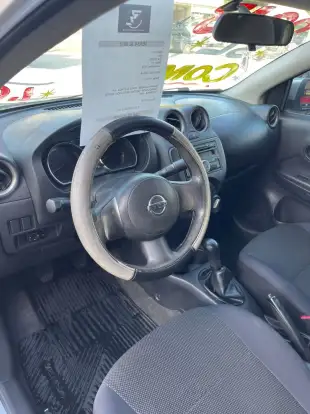 NISSAN-VERSA-2012