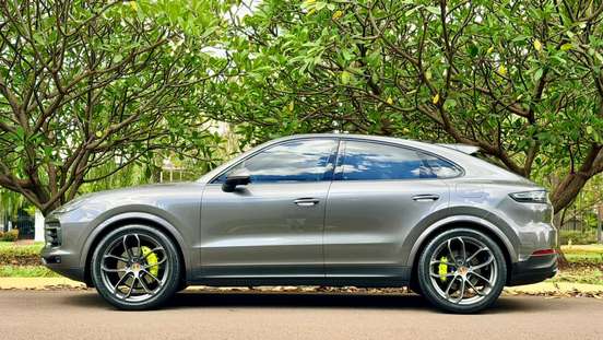 PORSCHE-CAYENNE-2021