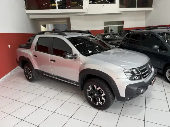 RENAULT OROCH 1.3 TCE FLEX OUTSIDER X-TRONIC RENAULT OROCH 1.3 TCE FLEX OUTSIDER X-TRONIC