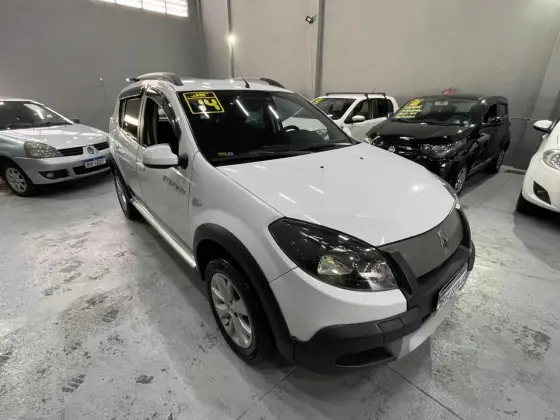 RENAULT SANDERO 1.6 STEPWAY 16V FLEX 4P AUTOMÁTICO