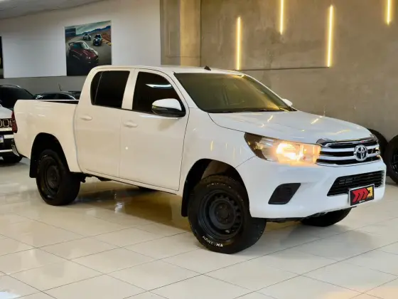 TOYOTA HILUX 2.8 4X4 CS 16V TURBO DIESEL 2P MANUAL