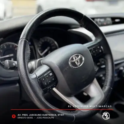TOYOTA-HILUX-2.8 D-4D TURBO DIESEL CD SR 4X4 AUTOMÁTICO TOYOTA-HILUX-2023
