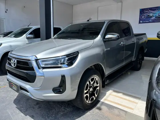 TOYOTA HILUX 2.8 D-4D TURBO DIESEL CD SRV 4X4 AUTOMÁTICO