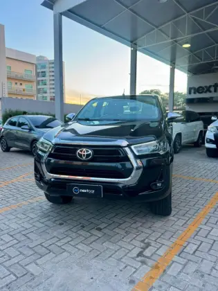 TOYOTA HILUX 2.8 SRX 4X4 CD 16V DIESEL 4P AUTOMÁTICO TOYOTA HILUX 2.8 SRX 4X4 CD 16V DIESEL 4P AUTOMÁTICO