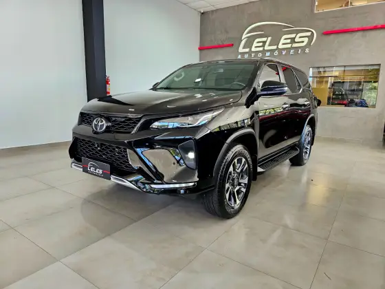 TOYOTA HILUX SW4 2.8 D-4D TURBO DIESEL SRX PLATINUM 4X4 AUTOMÁTICO