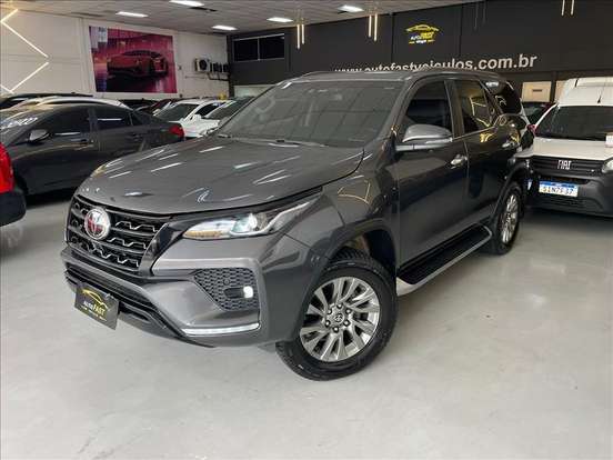 TOYOTA-HILUX SW4-2022