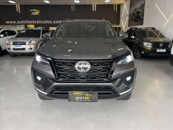 TOYOTA-HILUX SW4-2.8 D-4D TURBO DIESEL SRX 7L 4X4 AUTOMÁTICO TOYOTA-HILUX SW4-2022