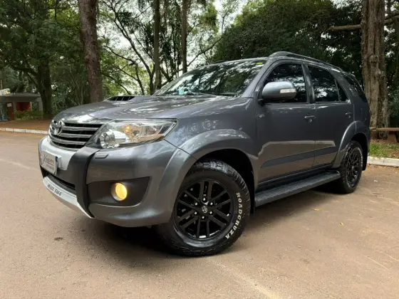 TOYOTA HILUX SW4 3.0 SRV 4X4 16V TURBO INTERCOOLER DIESEL 4P AUTOMÁTICO