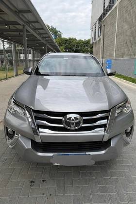 TOYOTA HILUX SW4 2.7 SRV 7 LUGARES 4X2 16V FLEX 4P AUTOMÁTICO
