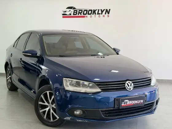 VOLKSWAGEN JETTA 2.0 COMFORTLINE FLEX 4P TIPTRONIC