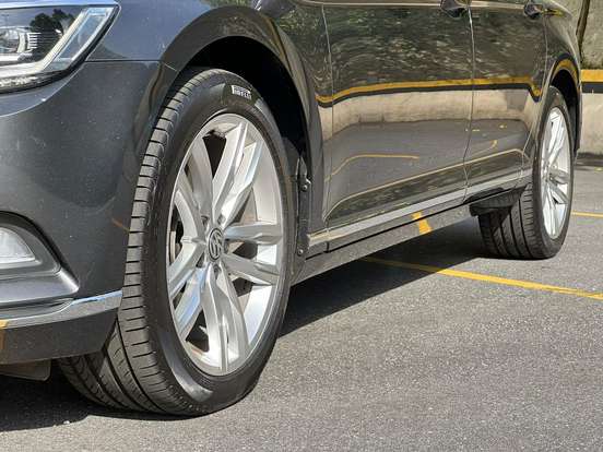 VOLKSWAGEN-PASSAT-2018
