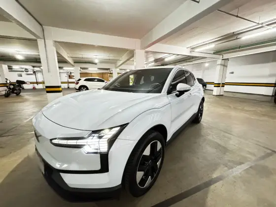 VOLVO EX30 69 KW ELÉTRICO CORE