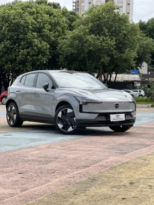 VOLVO EX30 69 KW ELÉTRICO PLUS