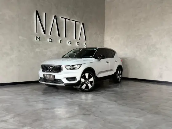 VOLVO XC40 2.0 T5 GASOLINA MOMENTUM AWD GEARTRONIC